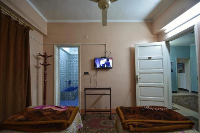 Fontana Luxor Hostel Екстериор снимка